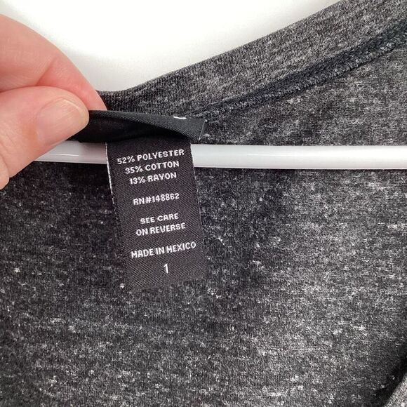 EUC Ladies Torrid Free Hugs Cactus Pocket Tee‎ - Picture 5 of 8